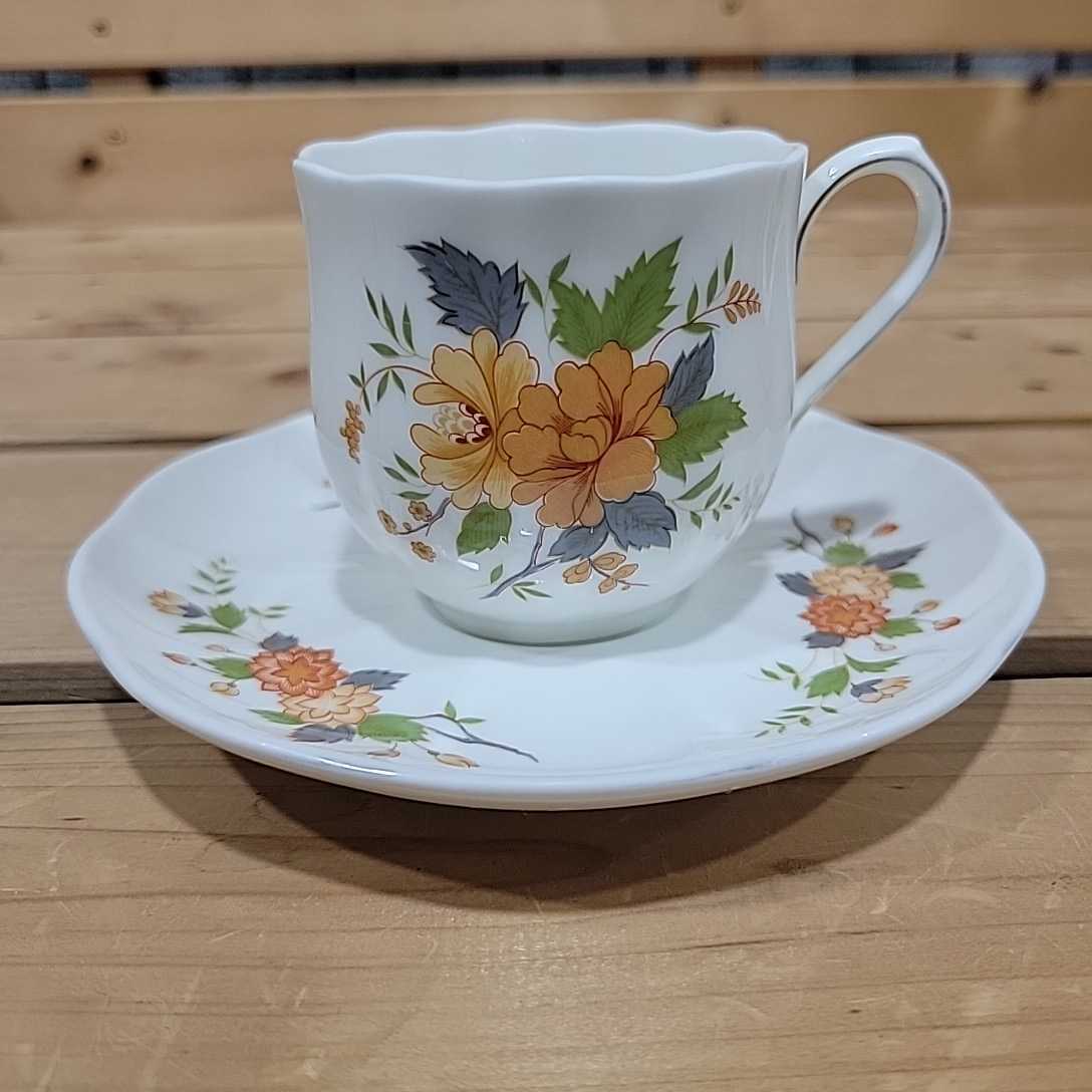 №7296 USED NARUMI 花柄 カップ&ソーサー カップ口径約6㎝ ソーサー直径約12.5㎝拍卖