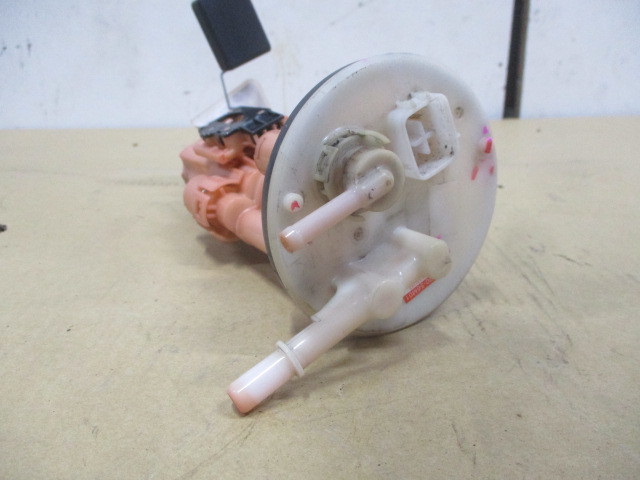 スズキ エブリィ PAハイルーフ DA64V フューエルポンプ 15100-56810 15100-56M01拍卖