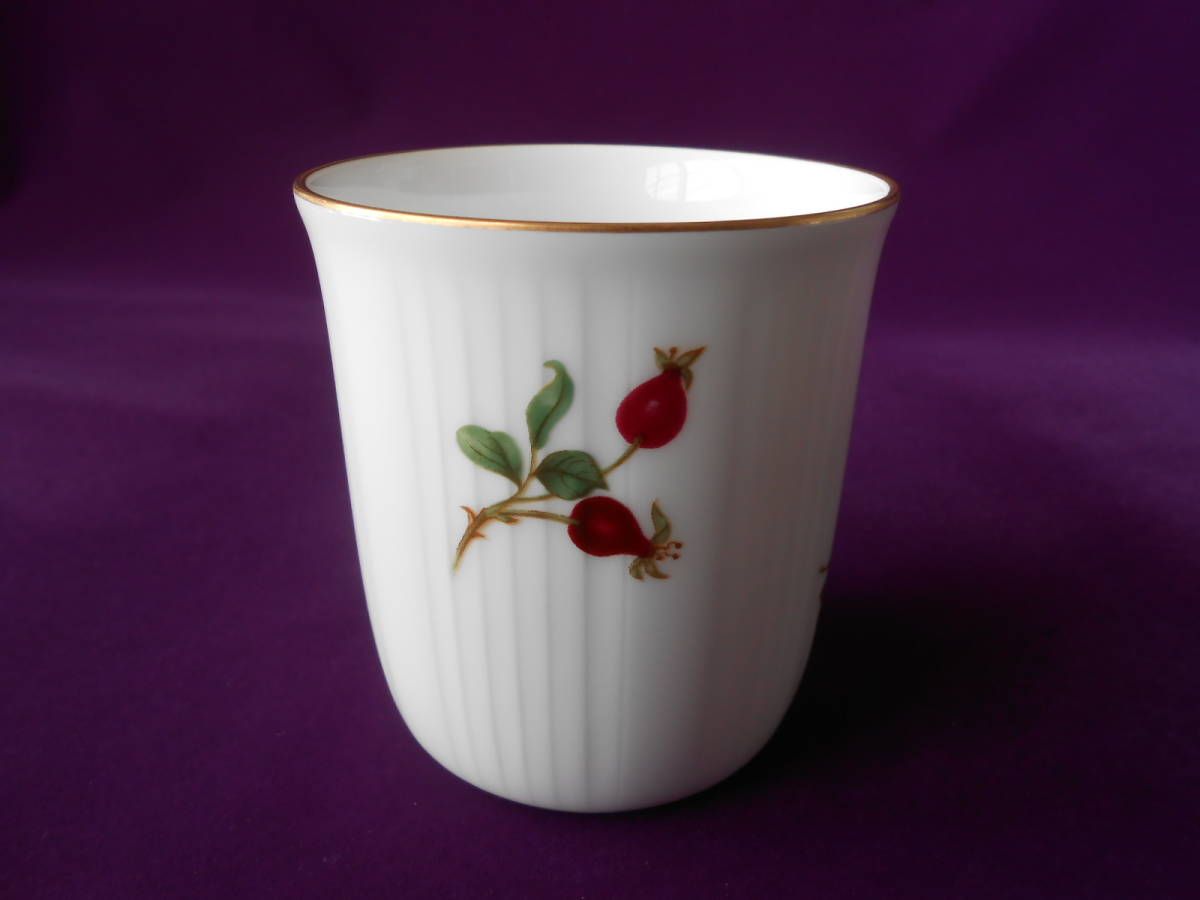 大倉陶園 ☆バラの実・マグカップ☆ 新品 コーヒー 紅茶 ミルク ラテ エスプレッソ ギフト拍卖