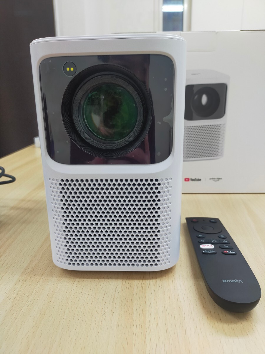 【新品未使用】 エモートン N1 ミニプロジェクター拍卖