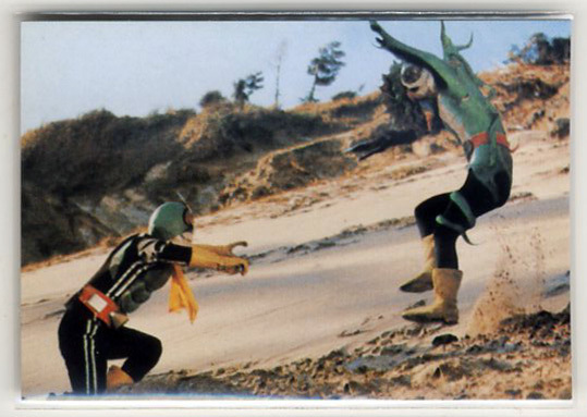 ◆防水対策 厚紙補強 カルビー 仮面ライダーチップスカード(2003 復刻版) 422番 にせライダーと怪人 トレカ 即決拍卖