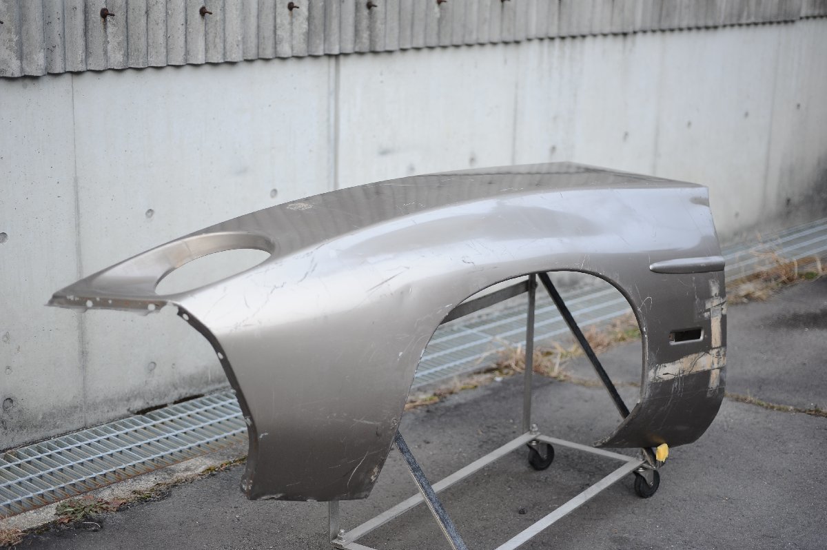 【Porsche】928 フロントフェンダー 左 モール付き拍卖