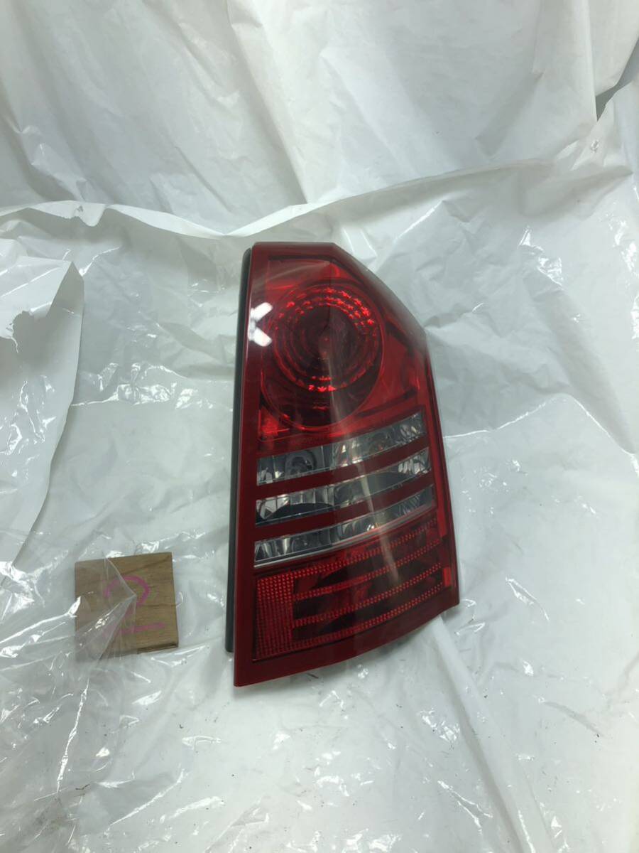h2.52 クライスラー 300C 右テールライト 右側運転席側テールランプ 拍卖
