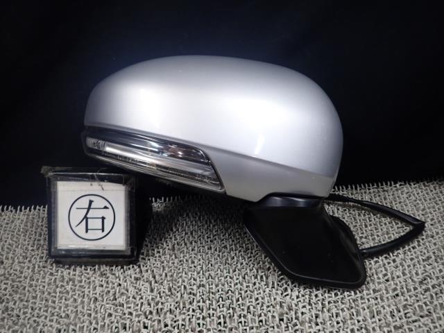 プリウス DAA-ZVW30 右ドアミラー 1F7 87910-47140拍卖