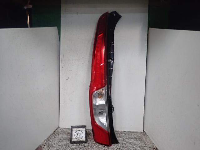 ムーヴ DBA-LA110S 左テールランプ W09 81560-B2530拍卖