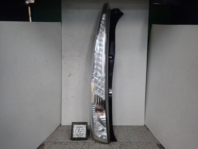 ステラ DBA-LA100F 左テールランプ B67 81560-B254拍卖