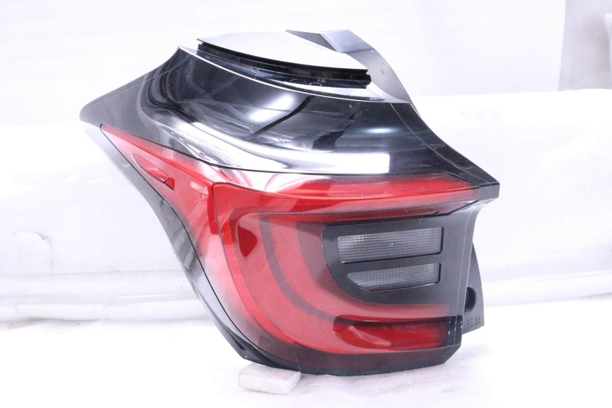 43-1596★美品★LED MXPA10 ヤリス★左テールライト KOITO K0-10 打刻:3H ユニット 純正★トヨタ (YM)拍卖
