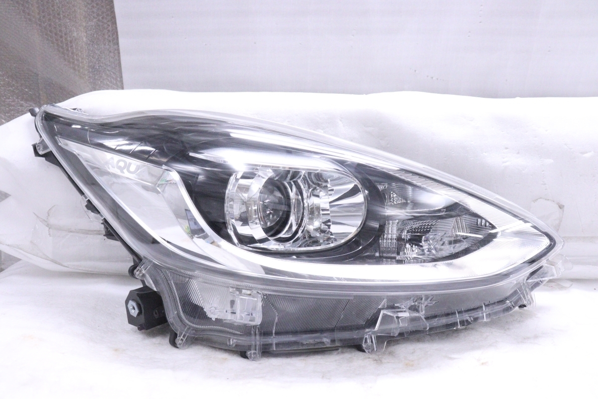 43-2176★美品★後期 LED NHP10 アクア★右ヘッドライト KOITO 52-322 打刻:F ユニット ブラック 純正★トヨタ (UK)拍卖