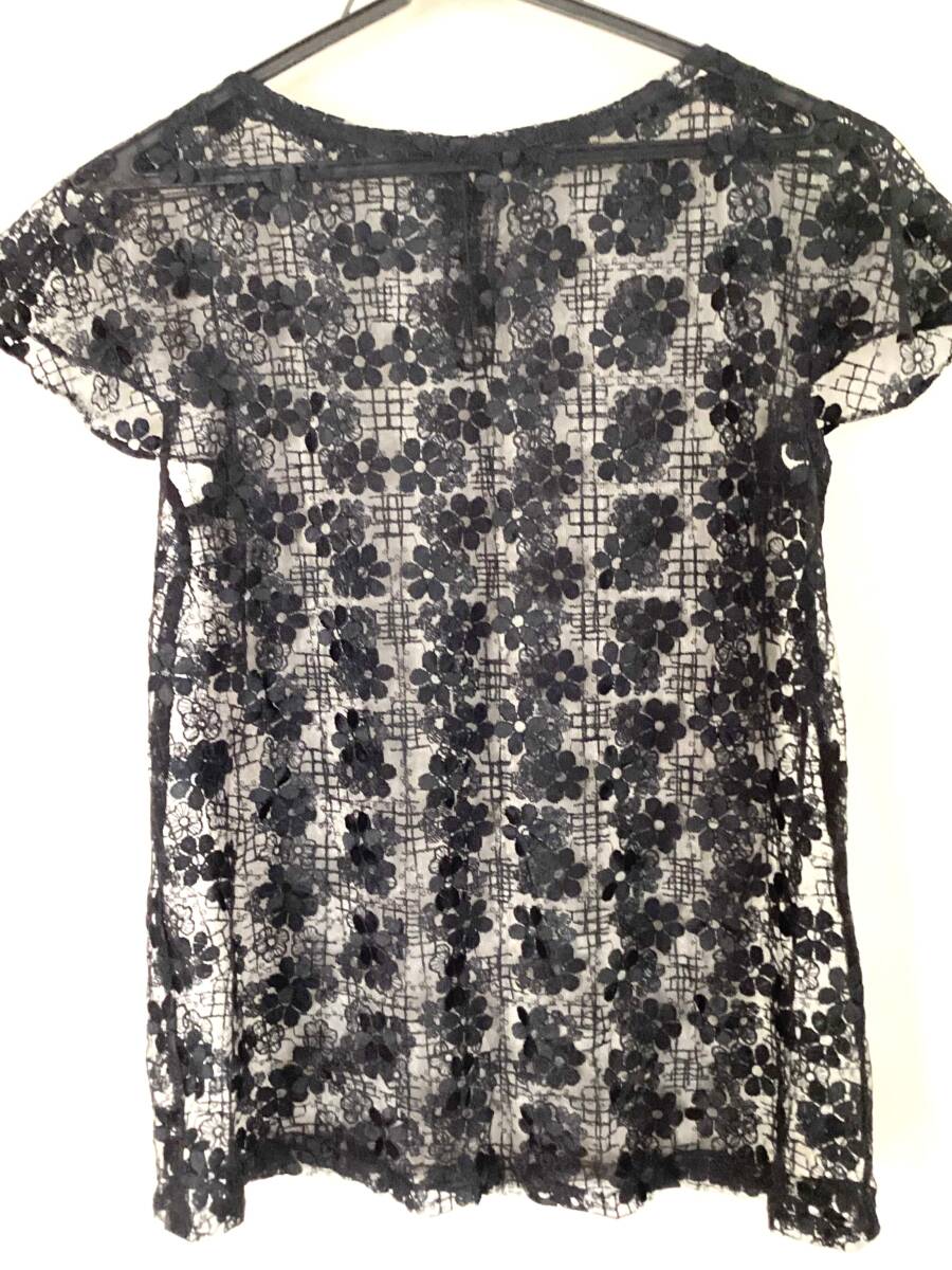 M55 新品未使用 半袖 トップス Mサイズ相当 透け感 ブラック 花 レース 後ろ4つボタン拍卖