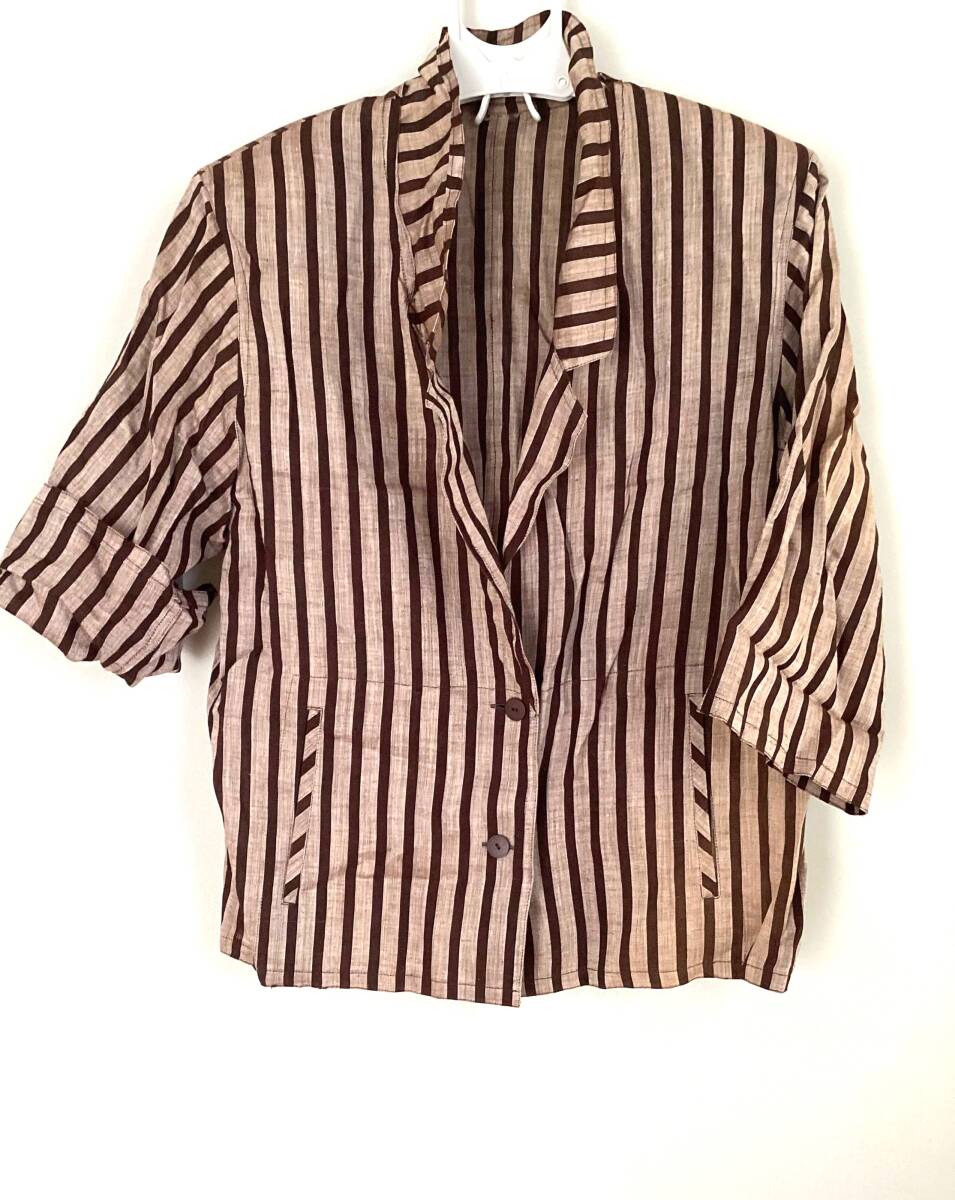 M82 未使用に近い 麻100% ストライプ 七分袖 肩パット取り外し可 ポケットが両側についています 拍卖