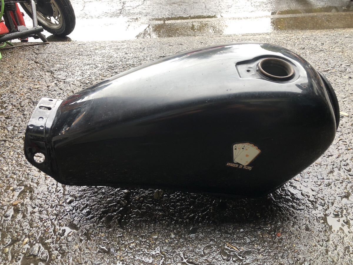 【51761】 ヤマハ SR125 4WP (000番台〜) 《タンク内綺麗》 ガソリンタンク ガソリンコックはオマケ拍卖