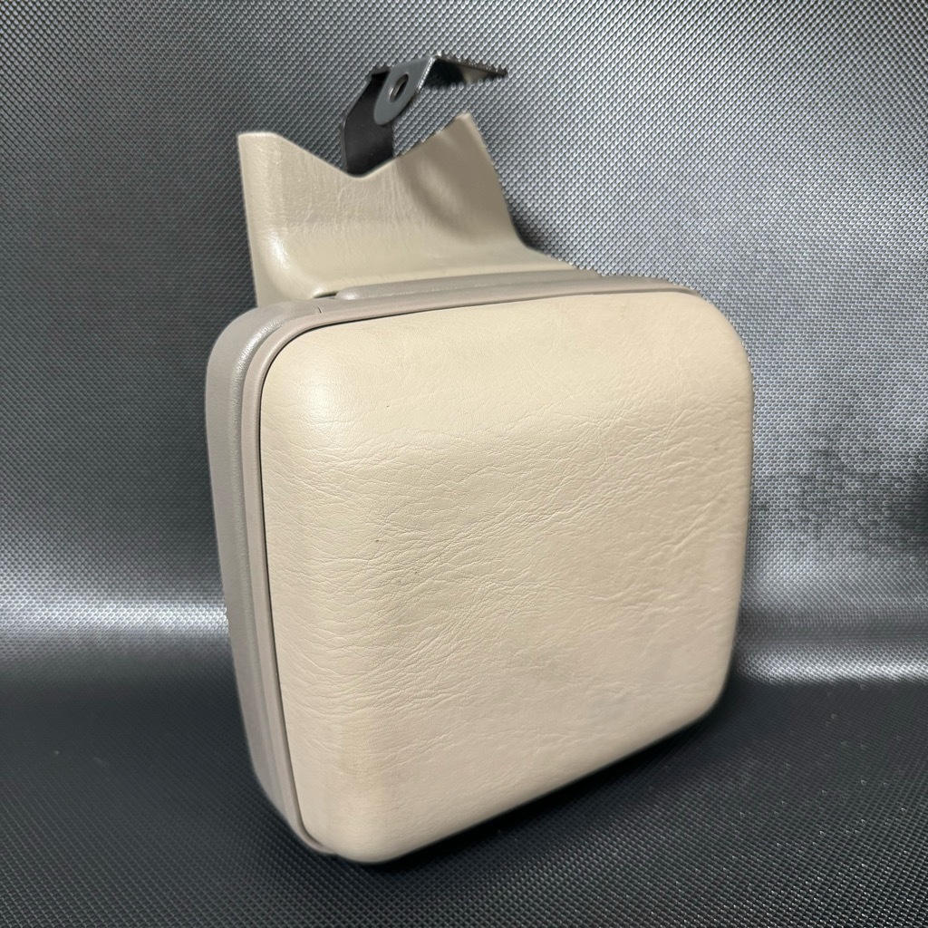 マークX GRX121 純正オプション クリーンボックス ベージュ ゴミ箱 ダストボックス 助手席側 左 内装 金具付き!送料無料【4031401】拍卖