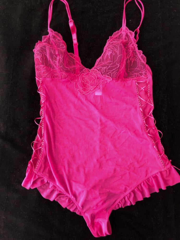 新品 Chut! INTIMATES シュット!インティメイツ ★バラのレオタード型ボディースーツ フクシア レース拍卖