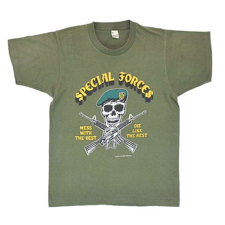 【送料無料】1984 SPECIAL FORCES 特殊部隊 スカル ガンズ ヴィンテージTシャツ ミリタリー サイズM 古着 @BZ0190拍卖
