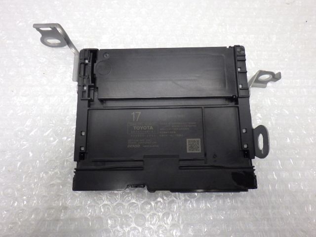 ★ヤリスクロス ハイブリット Z MXPJ10★トランシーバー テレマティクス 86741-48101 434800-2693拍卖