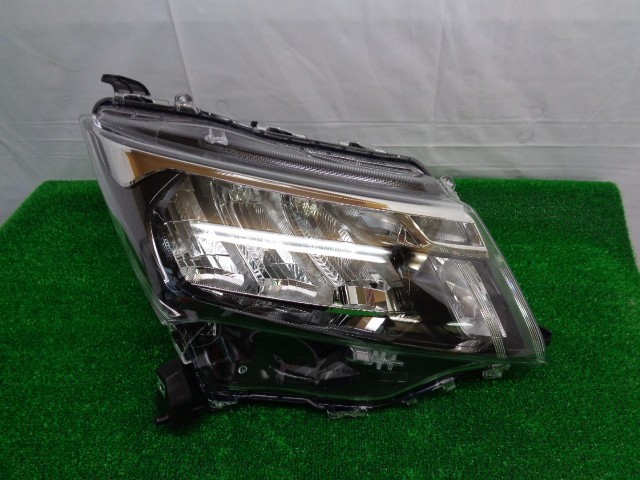 トヨタ/ルーミー M900A ノーマル用 右ヘッドランプ LED スタンレーW6249 No.237335【品番 81110-B1640】拍卖