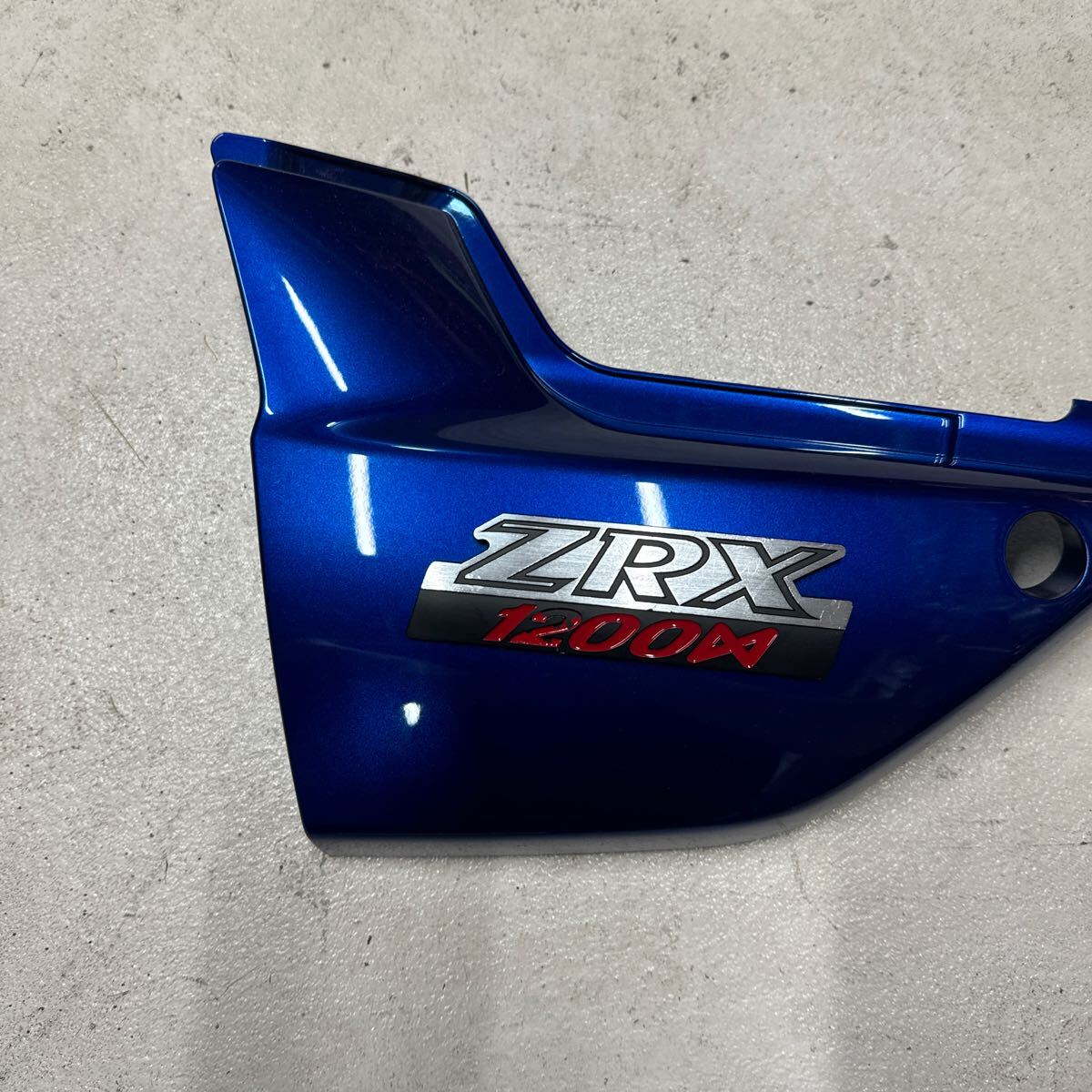 zrx1200daeg 外装 サイドカバー KAWASAKI拍卖
