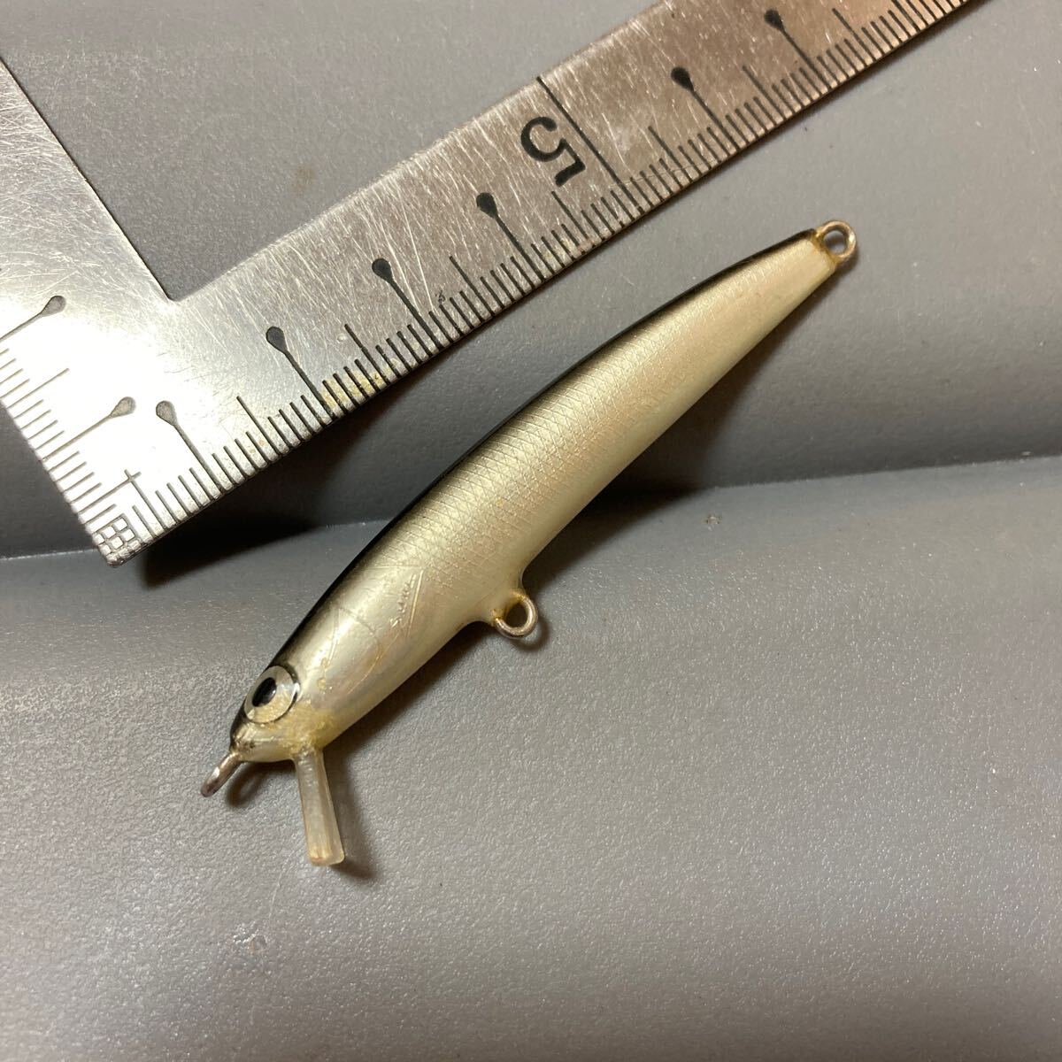 オールド サム山岡 ハンドメイドミノー 6cm つや消し銀黒 サムルアーズ ハンドメイドルアー拍卖