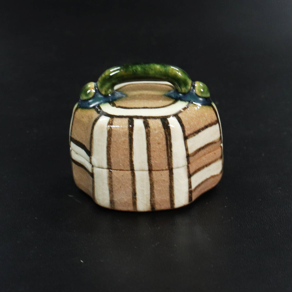 【真作保証】『加藤弥右衛門』作/赤織部香合 <240318055>拍卖