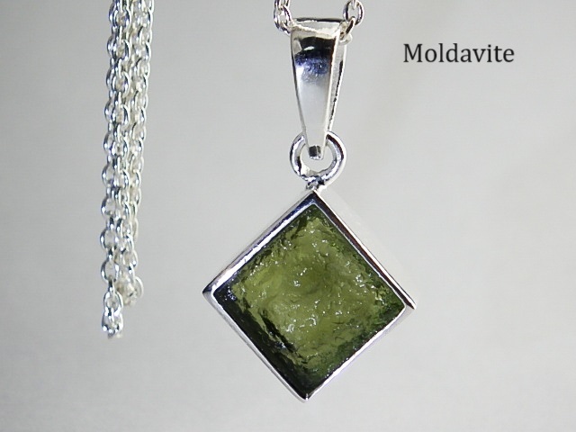 ★宇宙隕石モルダバイト★シルバーネックレスチェーン付き★ジュエリーペンダント★シルバー925★銀★メンズレディースサイズ★kamesan拍卖