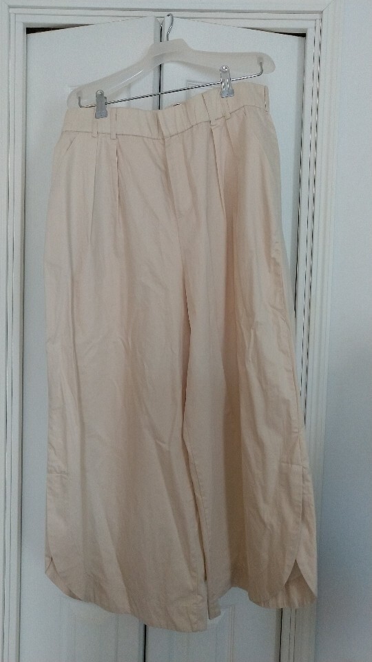 ZARA ロングキュロットパンツ 色:エクリュ サイズ:L 素材:コットン 3回短時間程度使用、汚れ等なく状態良好拍卖