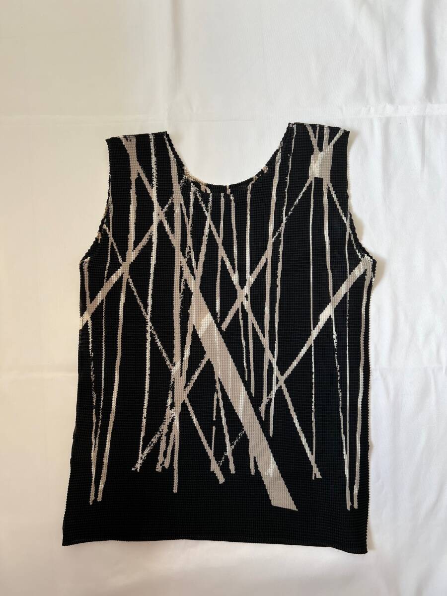 ISSEY MIYAKE ME イッセイミヤケ ノースリーブ トップス カットソー 黒 PLEATS PLEASE プリーツプリーズ拍卖