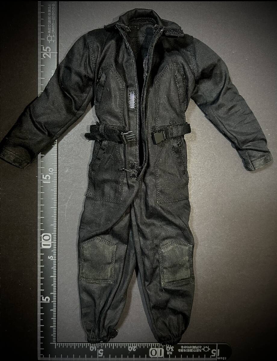 【値上げ予定】DAMTOYS製 模型 1/6 スケール 男性 フィギュア用 装備 衣装 服 ツナギ 作業服 ブラック 黒 (未使用拍卖