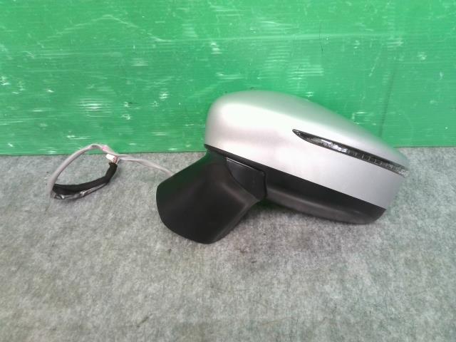 ノート DBA-E12 左ドアミラー X 96302-5VA0A拍卖