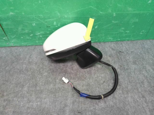 フィット DBA-GK3 右ドアミラー 13G Lパッケージ 76208-T5A-J31拍卖