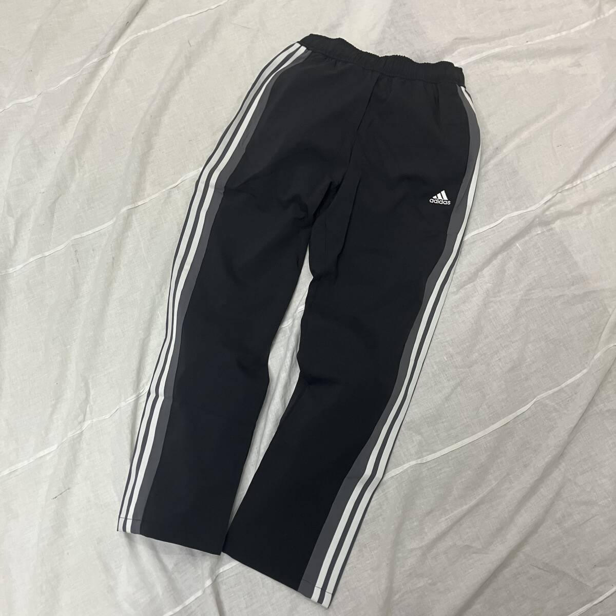 新品 未使用品 ★アディダス adidas★レディース XLサイズ 『W TEAM トラックパンツ』黒ブラック ジャージパンツ JSY04/IM8701拍卖