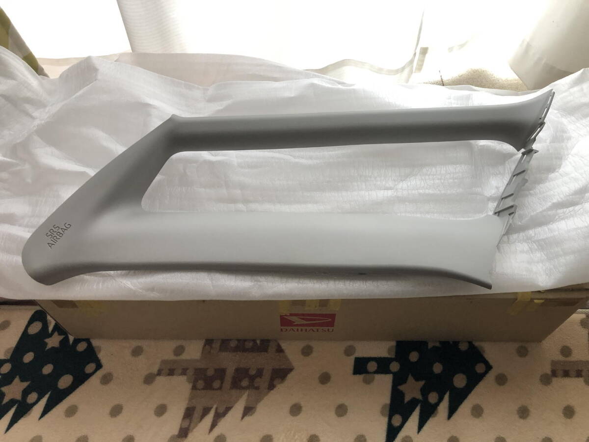 新車外し LA650S LA660S タント 純正 助手席側 Aピラー トリム 内張り拍卖