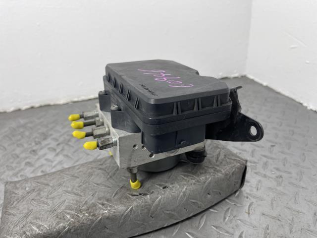ムーヴ LA100S ABSアクチュエーター 44050-B2410拍卖