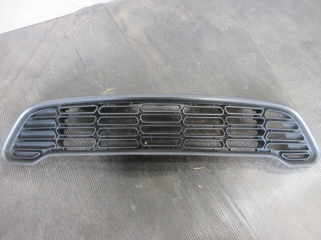 ★⑱R6G8330 BMWミニクロスオーバー 純正グリル つや消し黒色 修理やストック等に拍卖