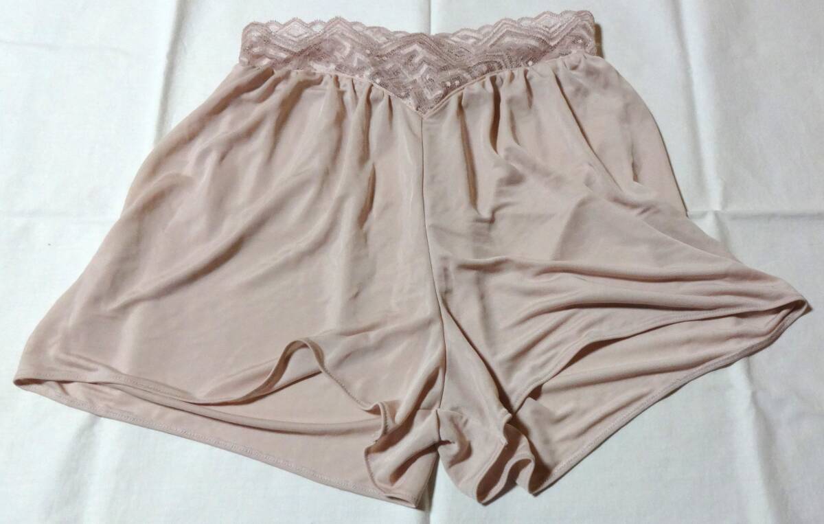 Wacoalワコール、紫がかったピンク色キュロットペチコート、Lサイズ、ペチコート丈35、日本製拍卖