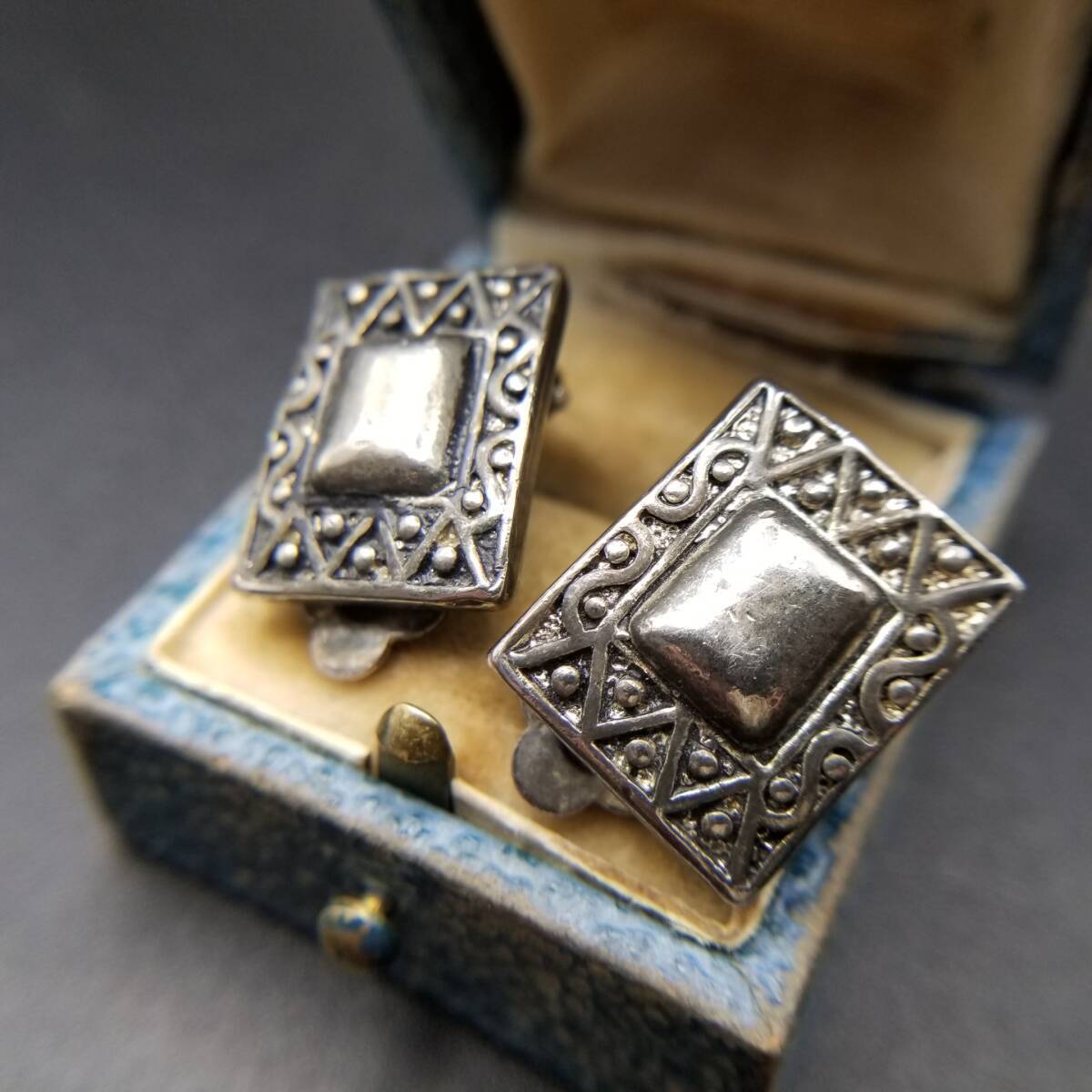 スクエア フォルム クラシック デザイン メタル シルバートーン アンティーク ヴィンテージ ピアス イヤリング ジュエリー 輸入 Y15-F拍卖
