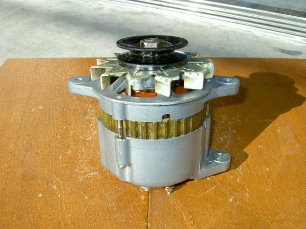 井関農機、イセキトラクター用オルタネーター(ダイナモ)リビルト品 LR135-86、5-81200-338-1拍卖