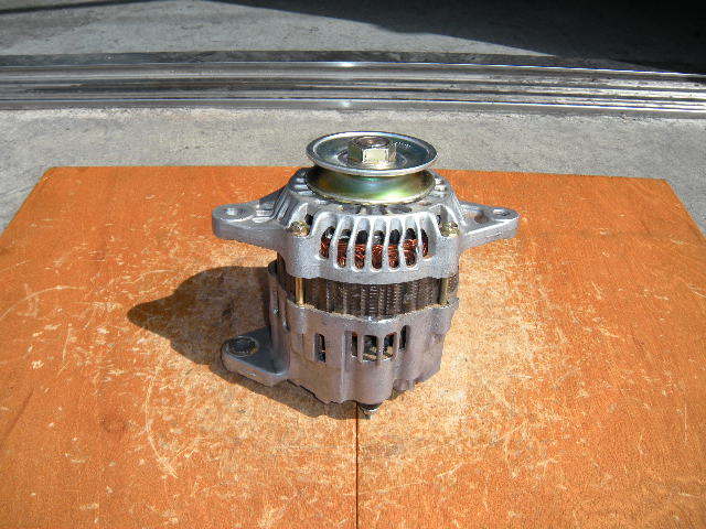 三菱重工,ブルドーザー/ホイルローダー/産業機械/トラクター用オルタネーター(ダイナモ)リビルト品 A7TA0477~A、32A68-10200~1拍卖