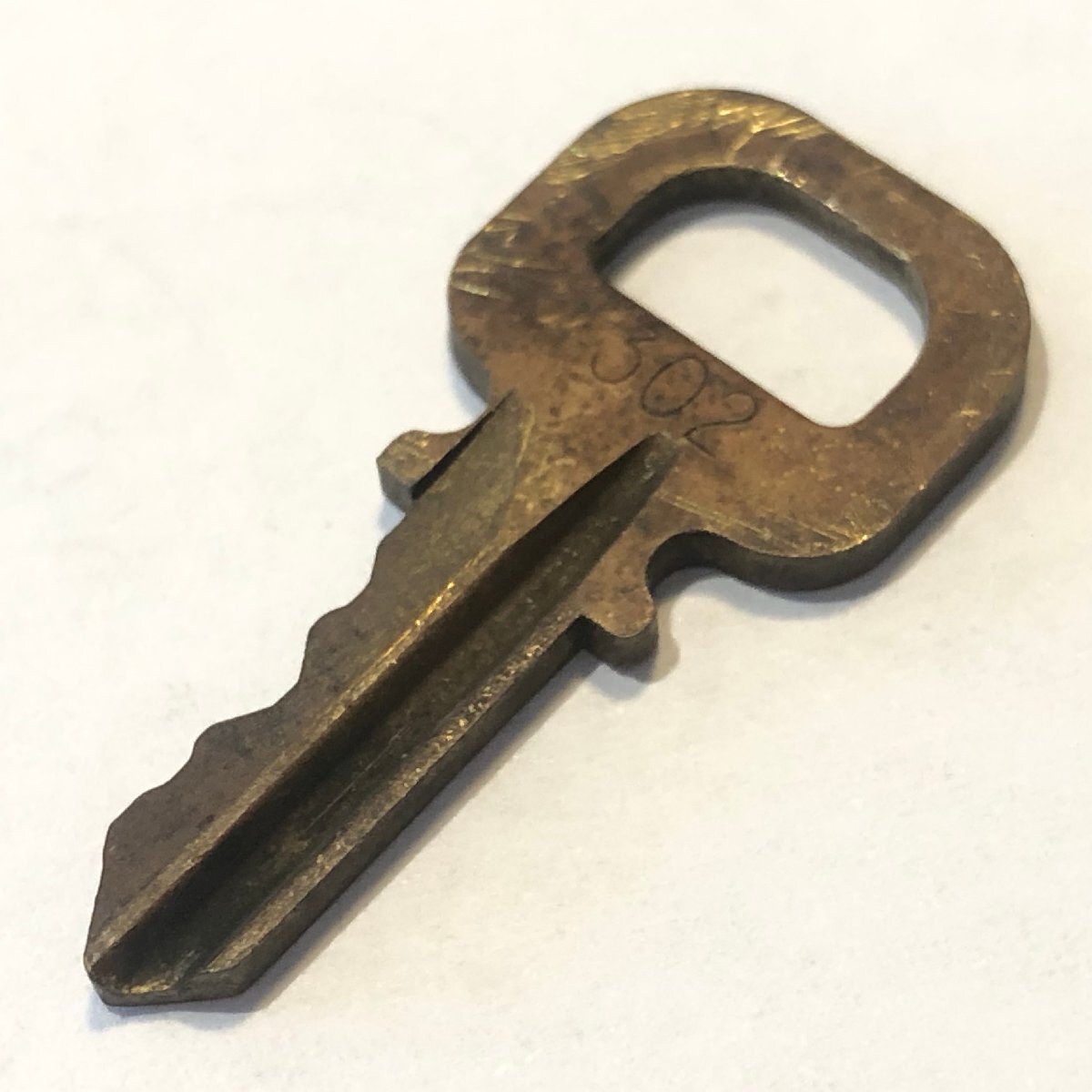 ルイヴィトン LOUIS VUITTON パドロック 南京錠 302 鍵 キー 鍵のみ ゴールド /LT302068拍卖