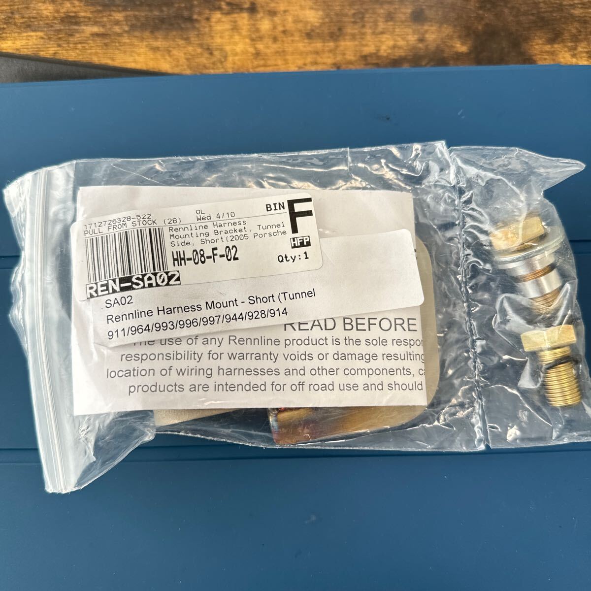 ポルシェ 930/964/993/996/997 ハーネスマウント(ショート)トンネル側【Rennline】 911 ハーネス アンカー サーキット拍卖