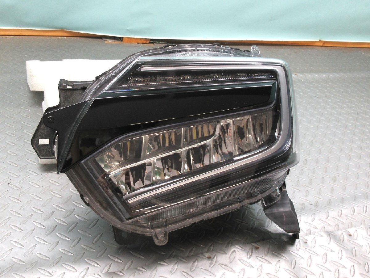 ◆ JF3 JF4 エヌボックスカスタム スタイルプラス ブラック N-BOX CUSTOM STYLE+ BLACK 後期 純正 左ヘッドライト LED W3106拍卖
