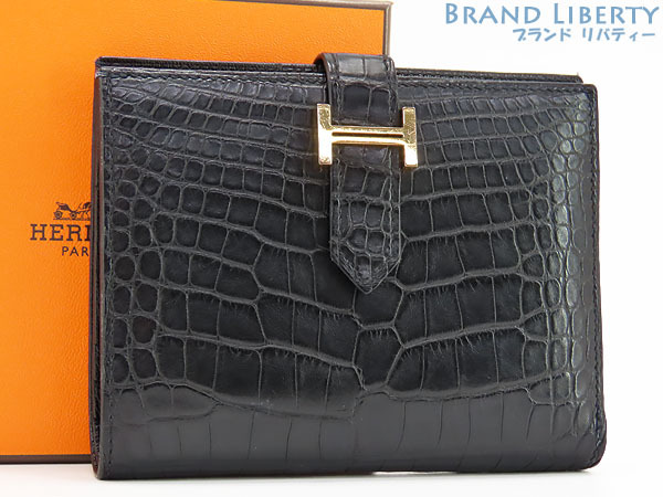 美品 エルメス ベアンコンパクト アリゲーターマット 二つ折り財布 クロコダイル ブラック ゴールド金具 H039786CD89拍卖