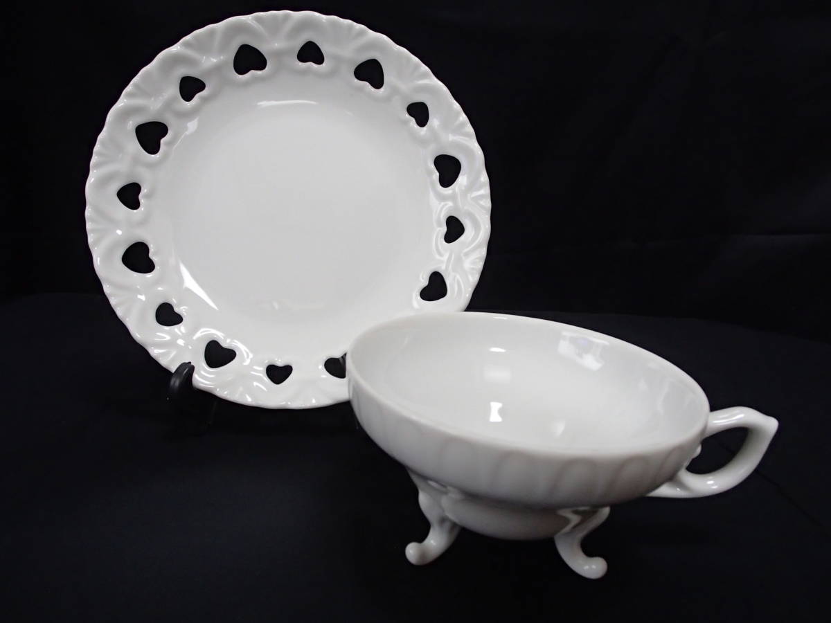 【白磁】【ティーC&S(1客)】【足付き】【ハートの穴が16も・・・】未使用・箱なし・美品拍卖