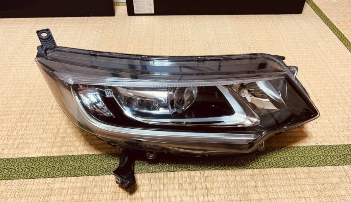 フリード GB5 GB6 純正 右ヘッドライト 右ライトAssy LED 33150-TDK-J52 W2172 /33109T5AJ012拍卖
