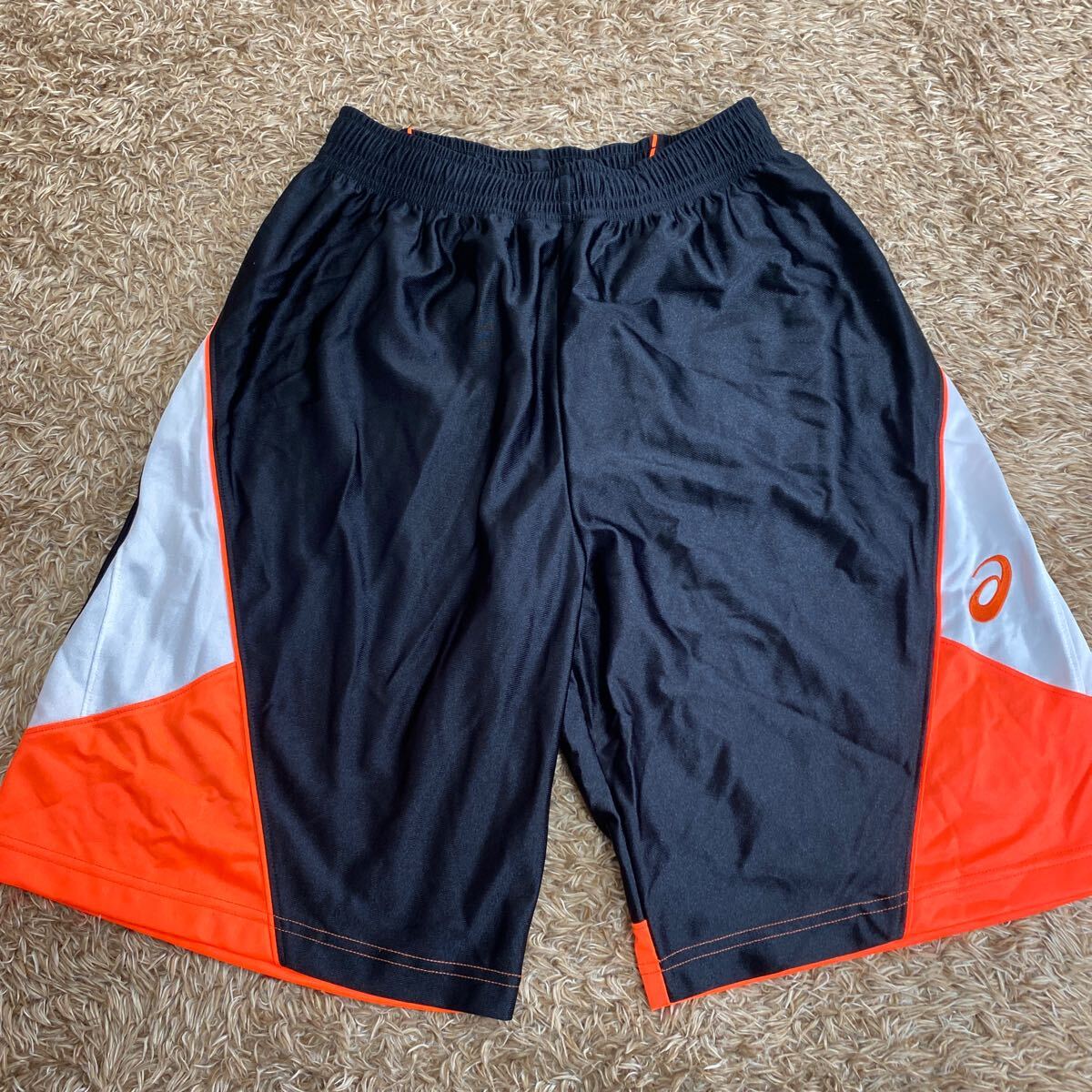 t79 asics スポーツハーフパンツ サイズM表記 ベトナム製拍卖