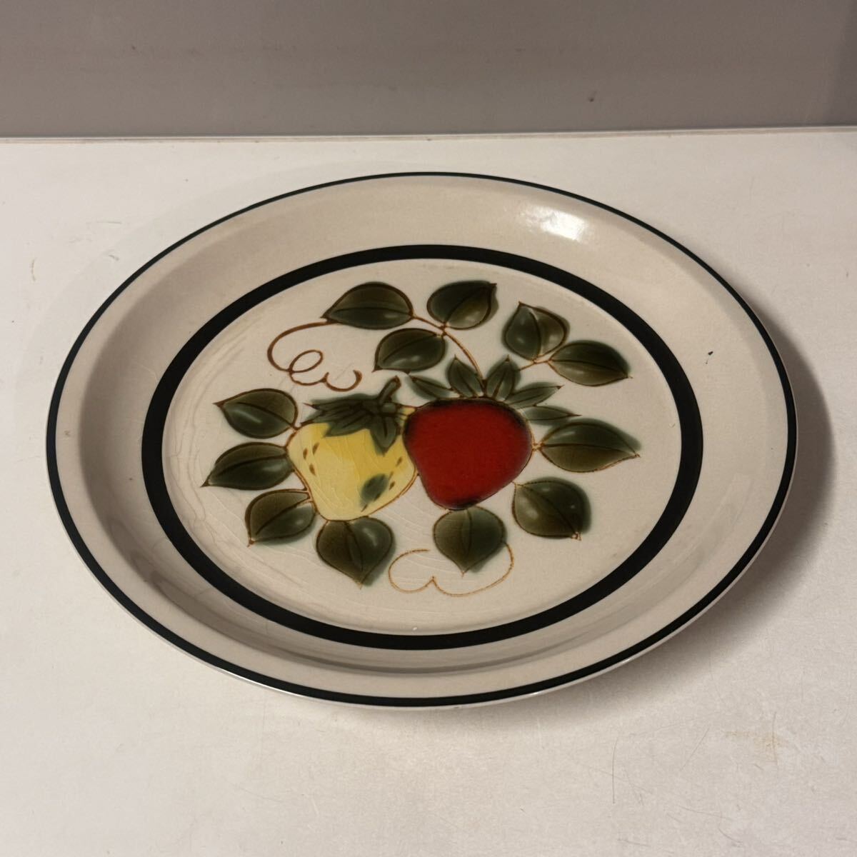 イチゴ柄 ストロベリー柄 プレート 皿 Strawberries Freezer to Oven Stoneware Japan 洋食器拍卖