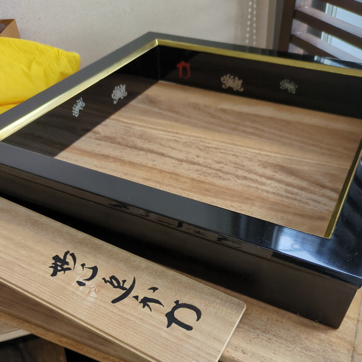 炉縁 螺鈿 花押入 菊の花 木製 漆器 茶道具 茶道 木箱入 漆芸拍卖