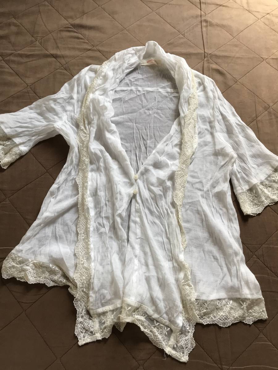 サイズF 生成り色 薄手のカーディガン レース付き拍卖