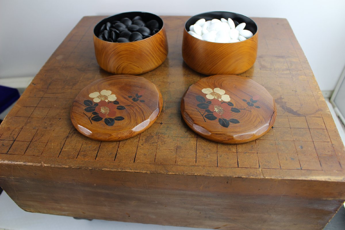 囲碁盤 長期保管品 中古 将棋 スポーツ 囲碁 盤 王将 対戦 対局 名人 昭和 レトロ 古民家 古道具 遊び 玩具 おもちゃ ゲーム ボードゲーム拍卖