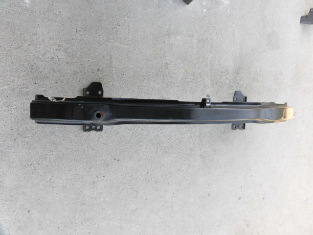 BMW E90 3シリーズ フロント ホースメント AC712拍卖