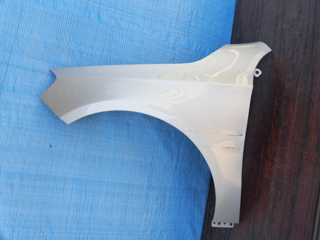 ベンツ W176 Aクラス フェンダー 左 シルバー AC738拍卖